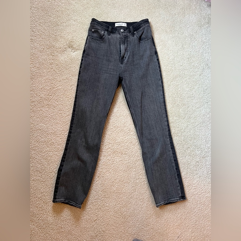 Abercrombie Ankle Straight Ultra High Rise Gray Jeans, Size 25